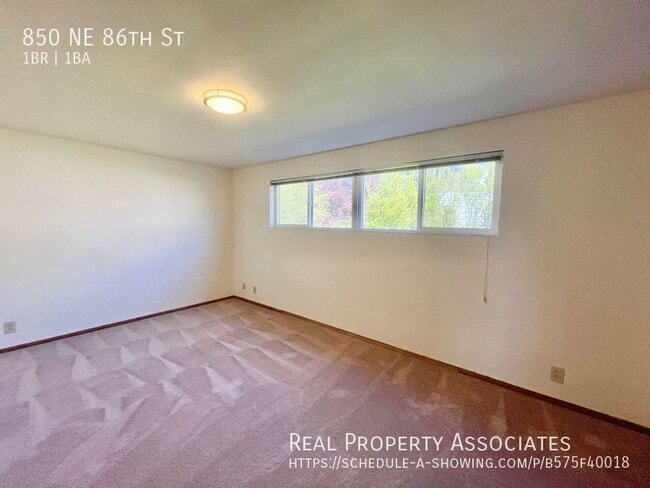 Building Photo - 850 NE 86th St