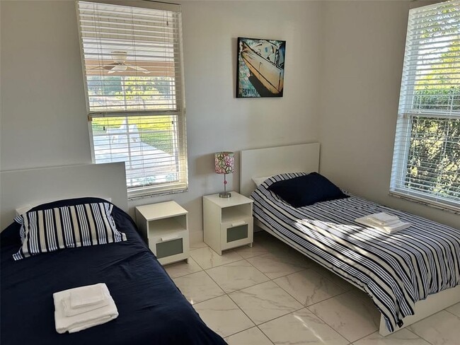 Building Photo - 12447 Lake Denise Blvd