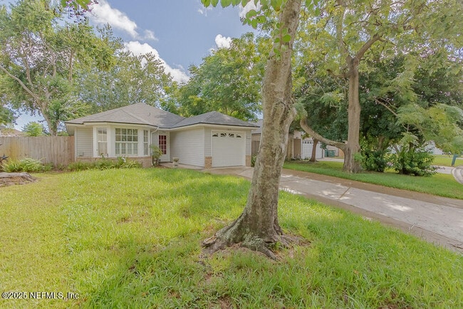 Building Photo - 1819 Ashmore Green Dr