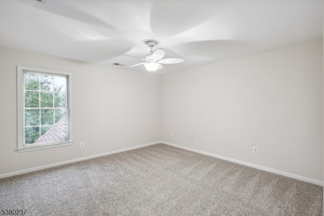 Building Photo - 91 Patriot Hill Dr