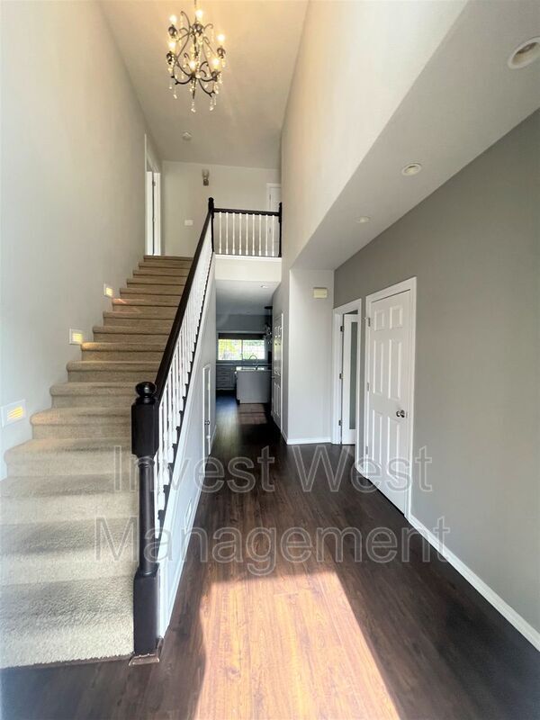 Building Photo - 2525 NW 23rd Ave