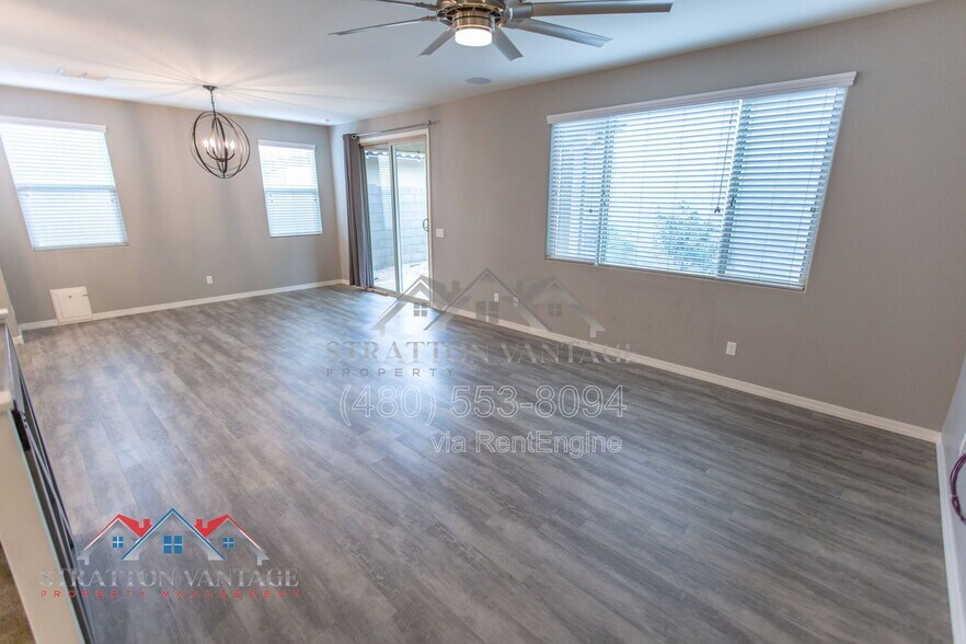 Building Photo - 11689 N 166th Dr