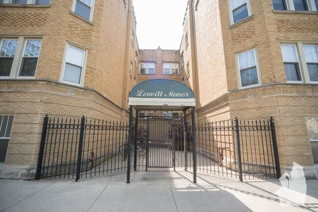 Primary Photo - 5208 N Leavitt St