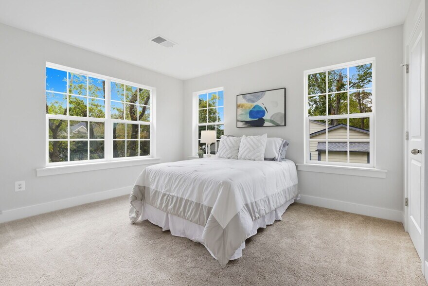 Building Photo - 328 Ridge Rd