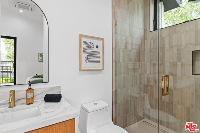 Building Photo - 4535 Haskell Ave