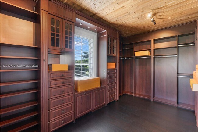 Building Photo - 26 Tahiti Beach Island Rd