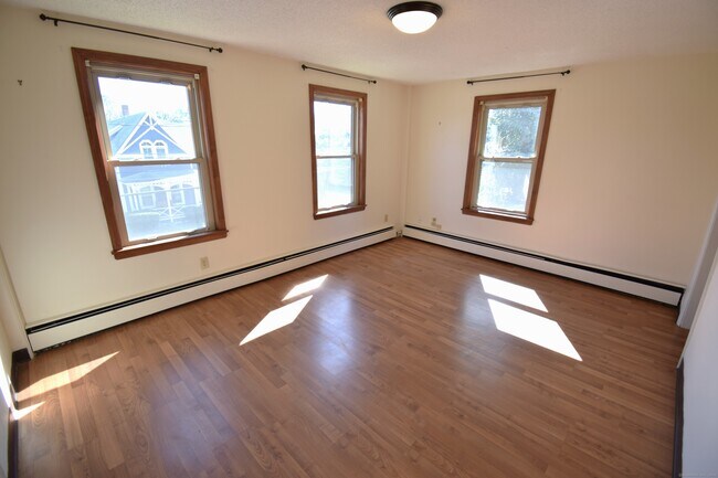 Building Photo - 28 Drive Way