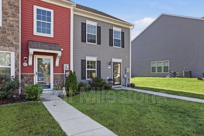 Building Photo - 65 Darien Dr