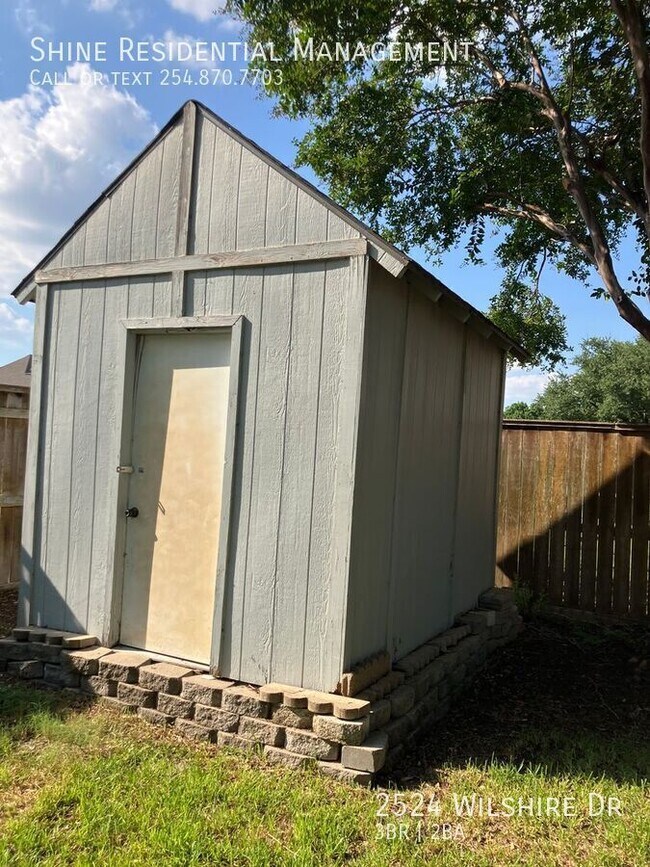 Building Photo - 2524 Wilshire Dr