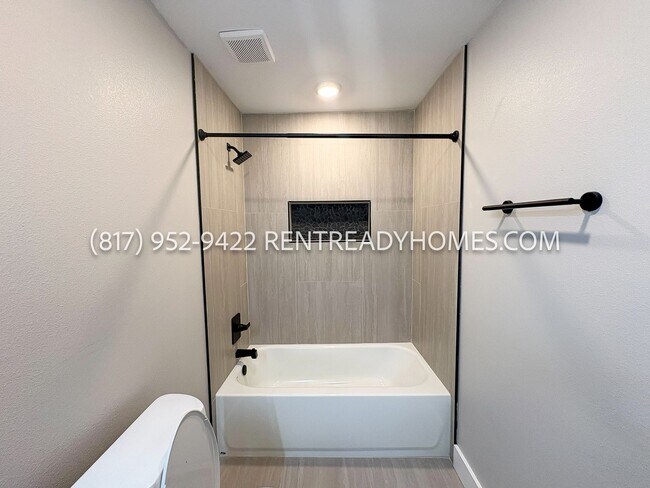 Building Photo - 7810 Birchbark Dr