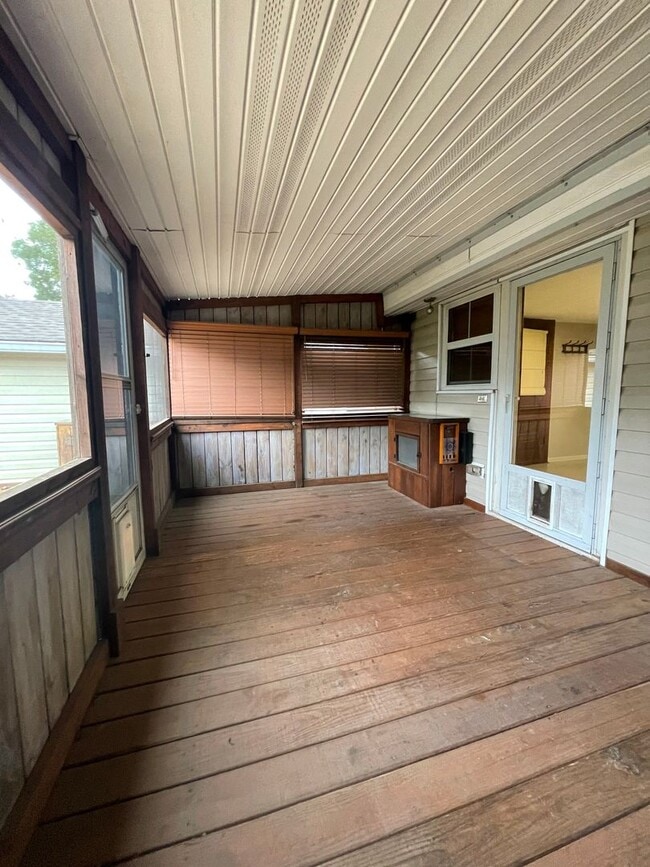 Building Photo - 2 bedroom 2 bath home