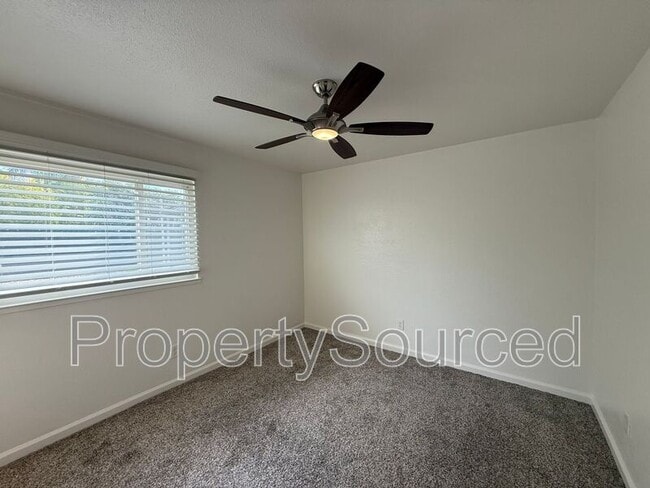 Building Photo - 426 J St