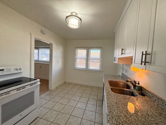 Building Photo - 361-361 Williams Ave S