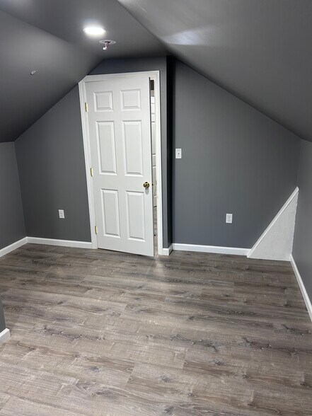 Building Photo - 53 Main St