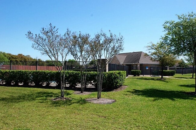 Building Photo - 19439 Hillside Springs Cir