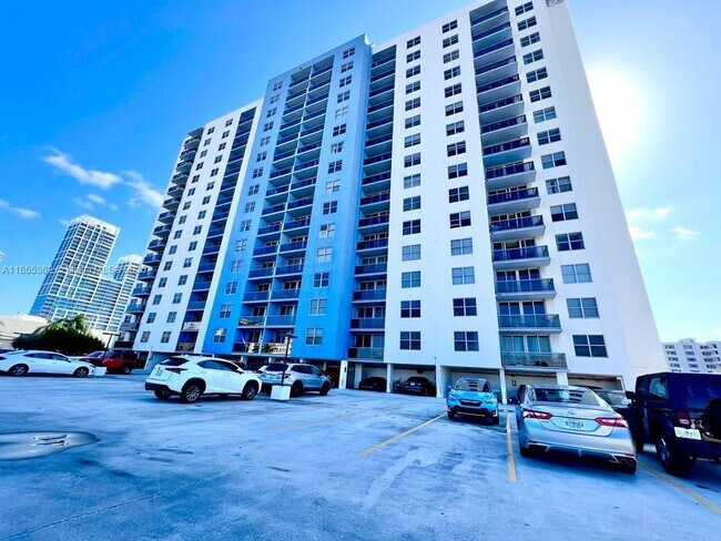 Building Photo - 401 69th St
