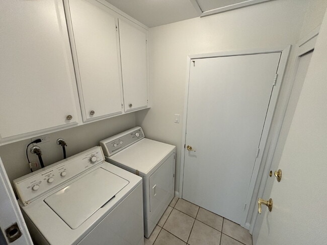 Building Photo - 475 Monti Cir