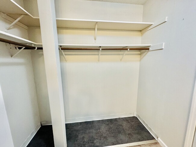 Building Photo - Furnished Chic & Spacious 2BR/2BA Condo Oasis in St. Louis Park – 1,160 Sq Ft of Modern Living!