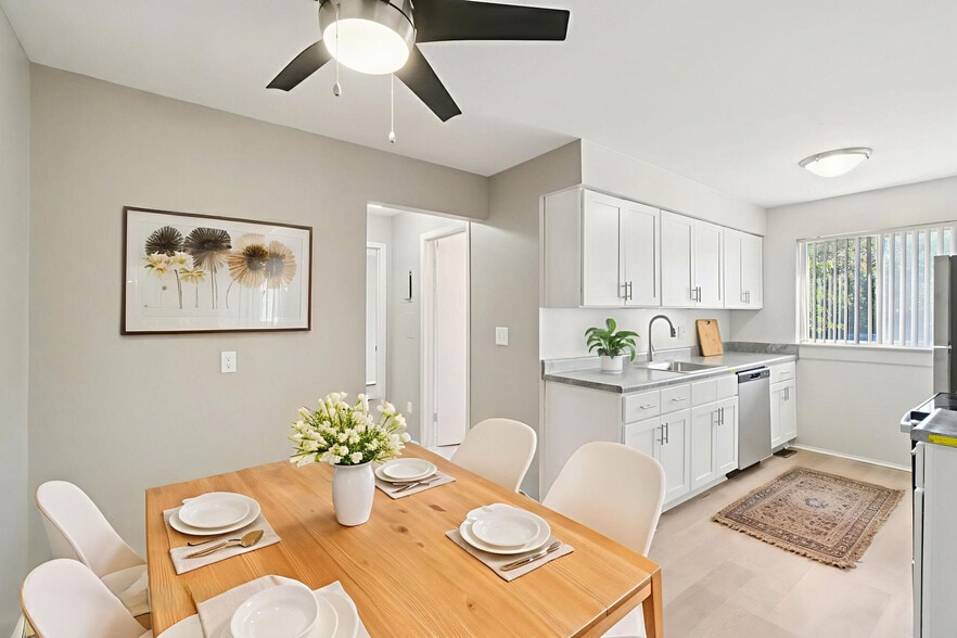 Building Photo - Southpointe Square