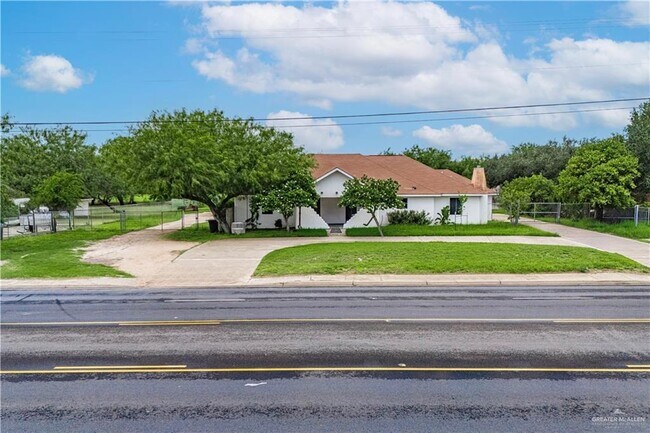 Building Photo - 200 S Bentsen Rd