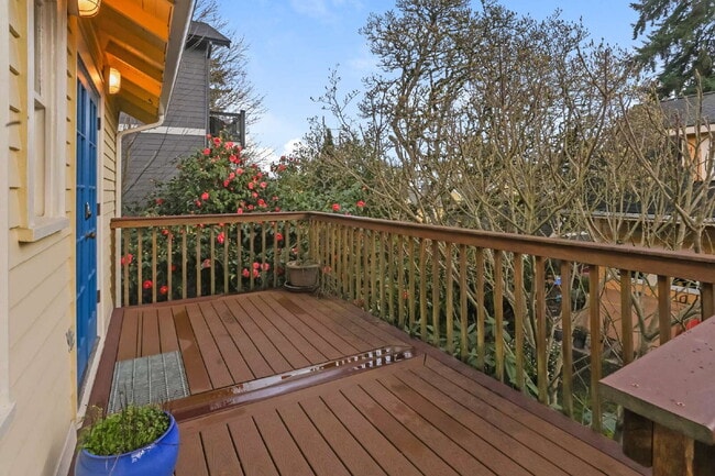 Building Photo - Charming 4-bedroom 3 bath Craftsman Home with Basement ADU for Rent