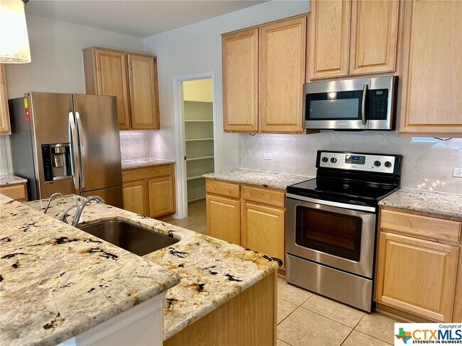 Building Photo - 413 Hunters Hill Dr