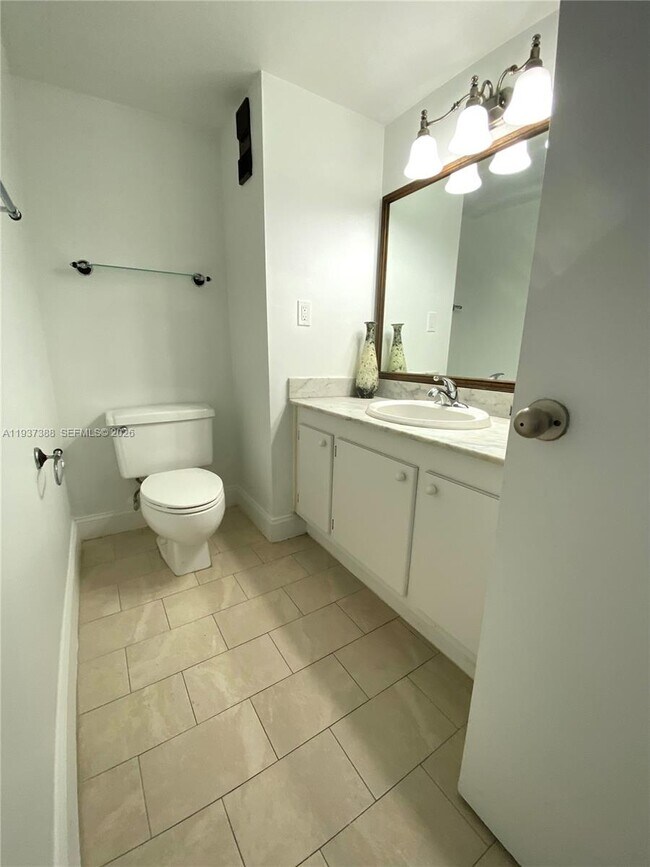 Building Photo - 1200 NE Miami Gardens Dr