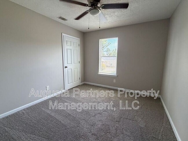 Building Photo - 3626 Pebble Creek Dr