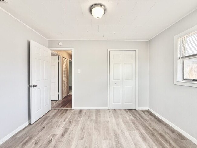 Building Photo - 4327 14th Ave S