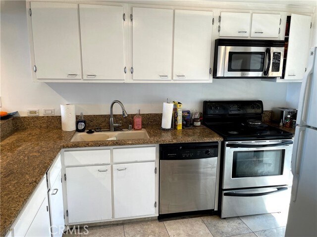 Building Photo - 4265 Marina City Dr