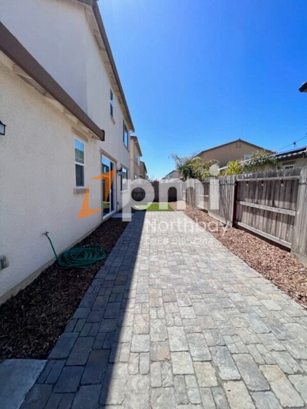 Building Photo - 406 Alyssum Dr