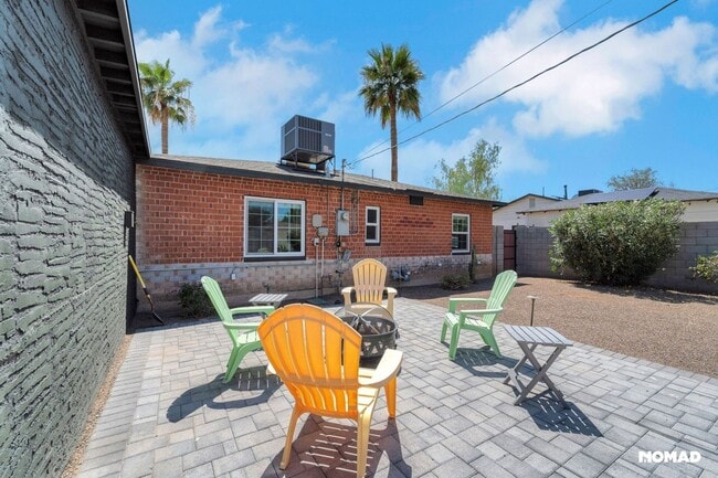 Building Photo - Charming 2BR House in Phoenix