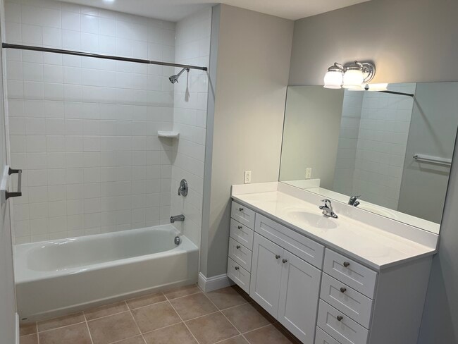 Building Photo - 94 Danbury Rd