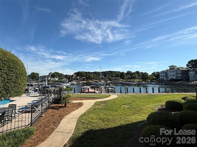 Building Photo - 18733 Vineyard Point Ln