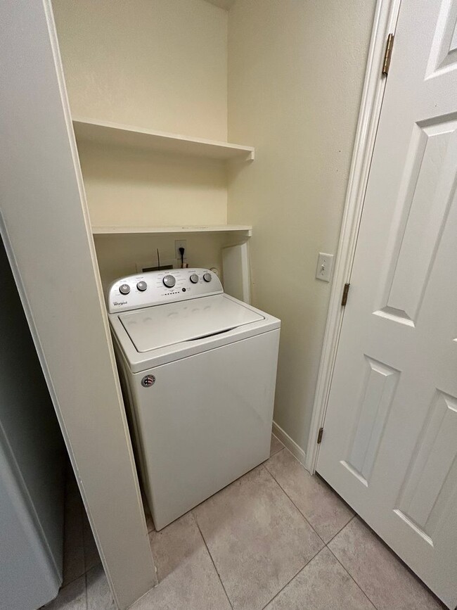 Building Photo - Medical Center Condo!