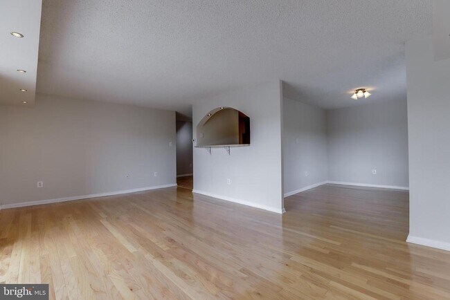 Building Photo - 200 N Pickett St