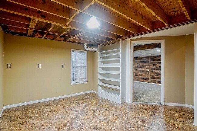 Building Photo - Convenient 3BR/2BA in Homewood