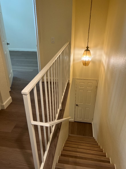 Building Photo - 312 E Valencia Ave