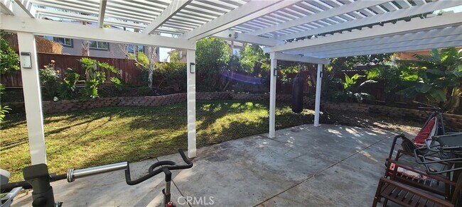 Building Photo - 2563 Gilbert Ave