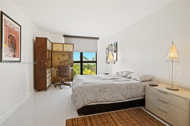 Building Photo - 2000 Towerside Terrace