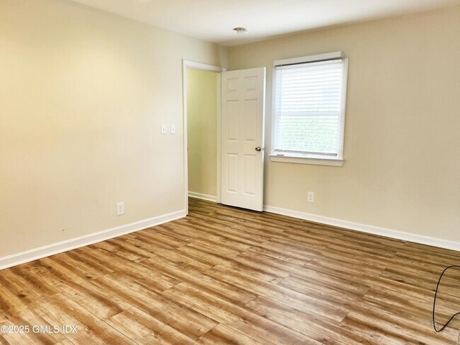 Building Photo - 30 Woodland Dr