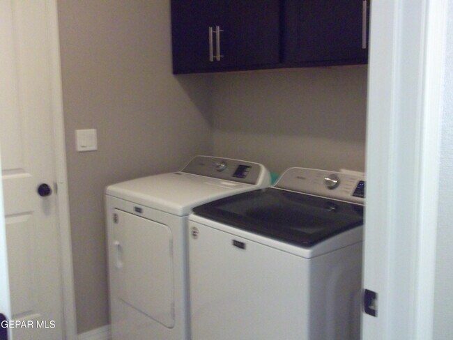 Building Photo - 7836 Enchanted View Dr