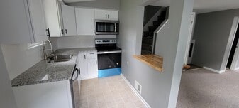 Building Photo - 31 Walnut St