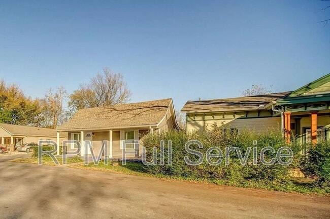 Building Photo - 662 Courtland St