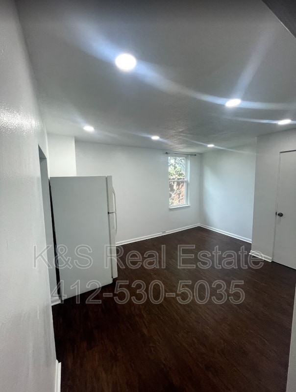 Building Photo - 221 Orchard Pl