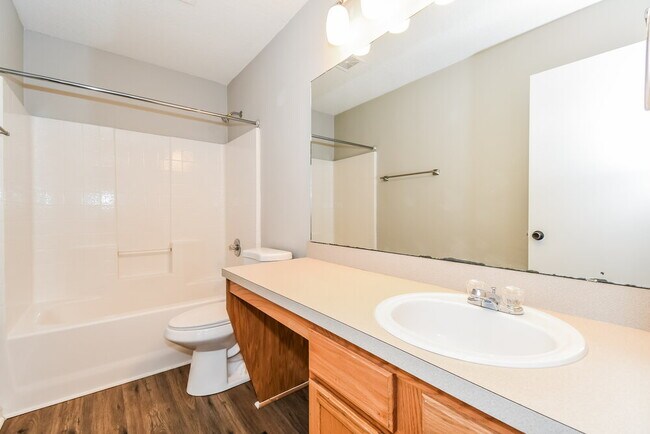 Building Photo - 2236 Fresco Dr