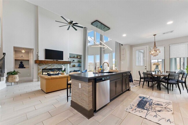 Building Photo - Beautiful Home in Sienna