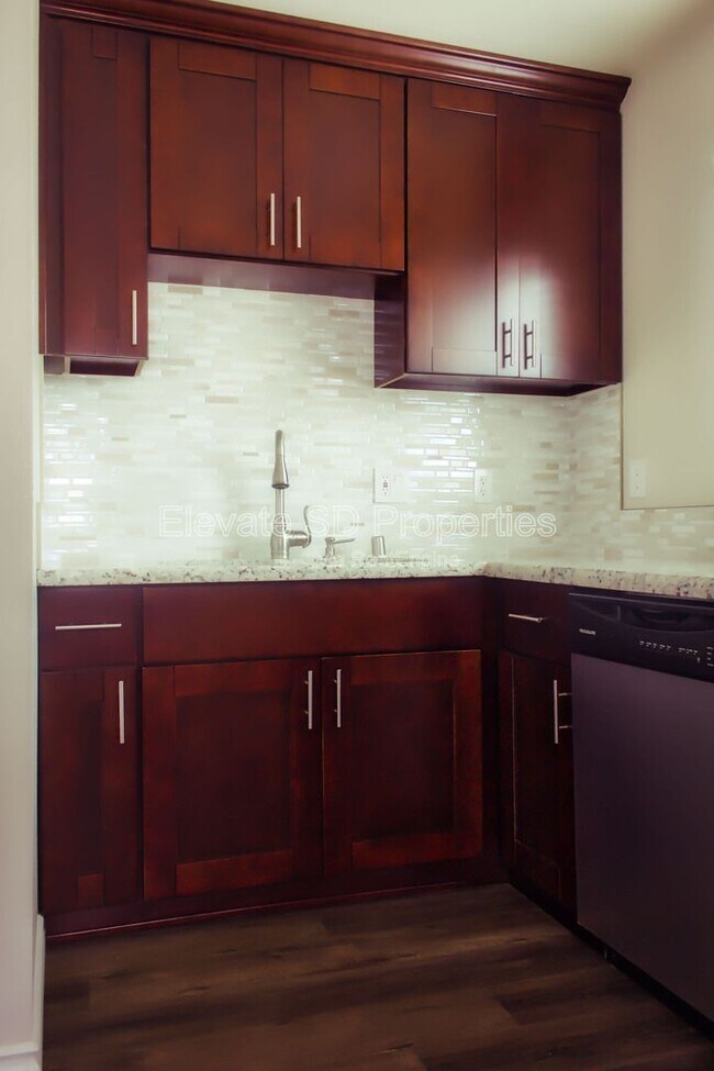 Building Photo - 2727 1/2 G Street