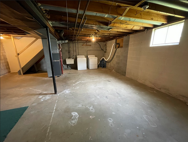 Full basement with landury - 539 E School St