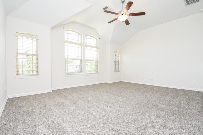 Building Photo - 71 Aventura Pl